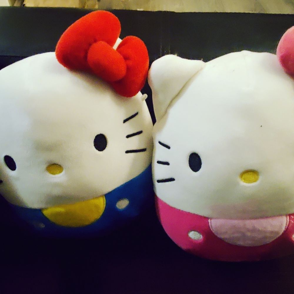 Hello Kitty squishmallow